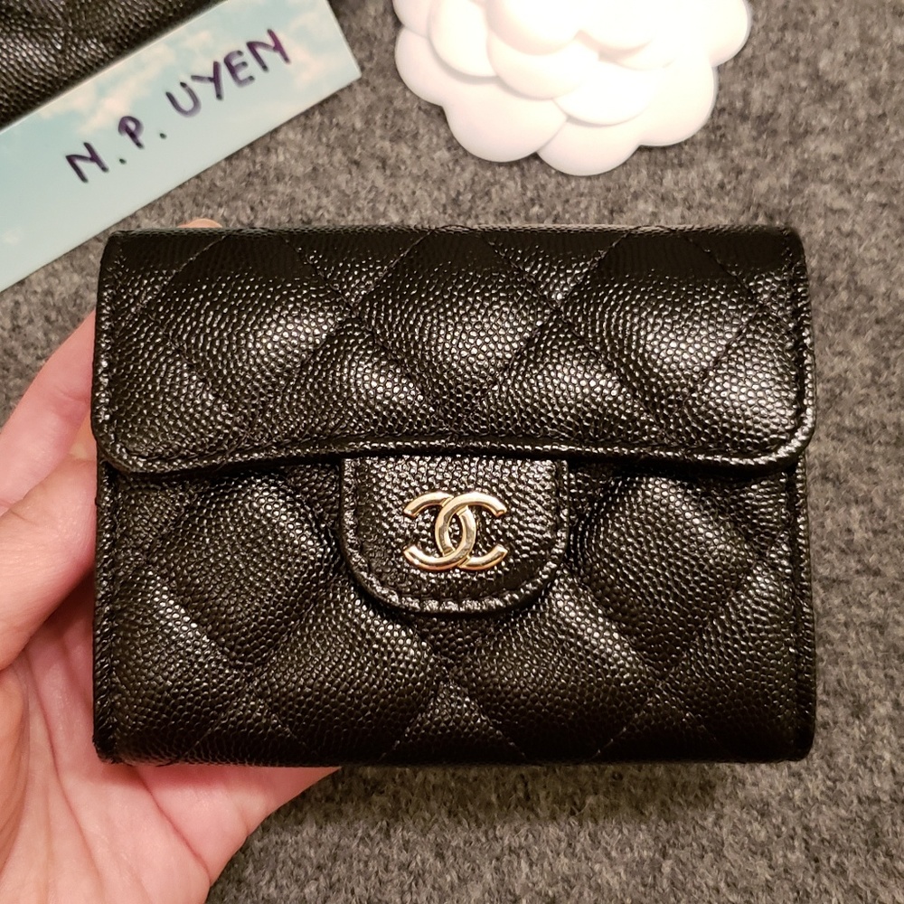 CHANEL 19C XL Card Holder with back pocket